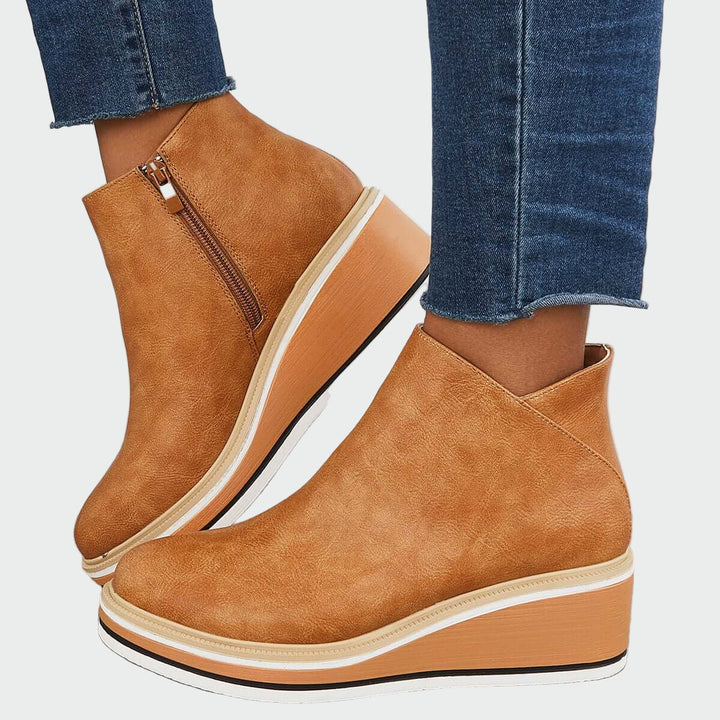 Áine - Ankle Boots with Platform Sole