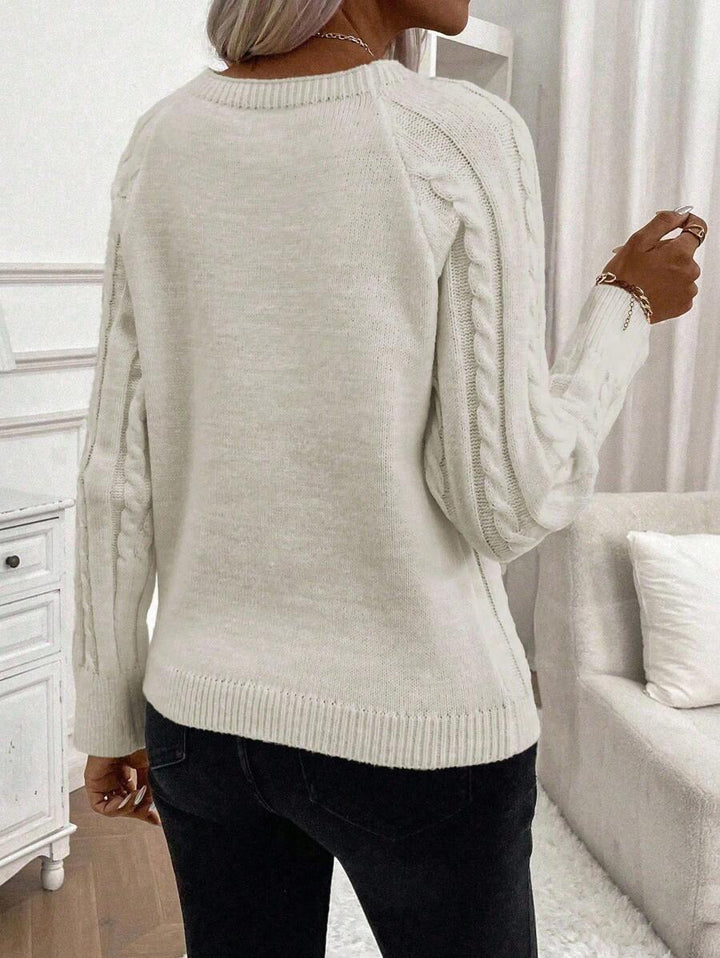 Éabha - Stylish Twisted Jumper