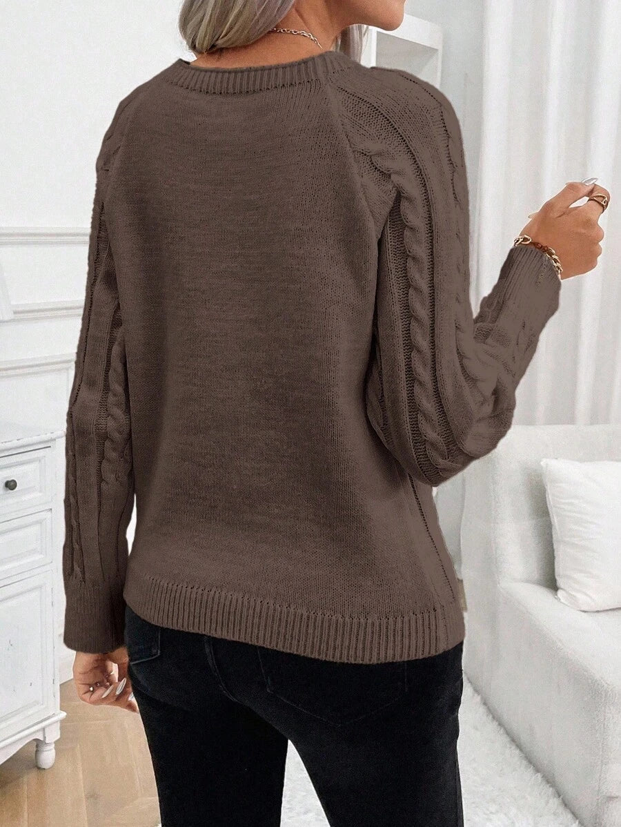 Éabha - Stylish Twisted Jumper