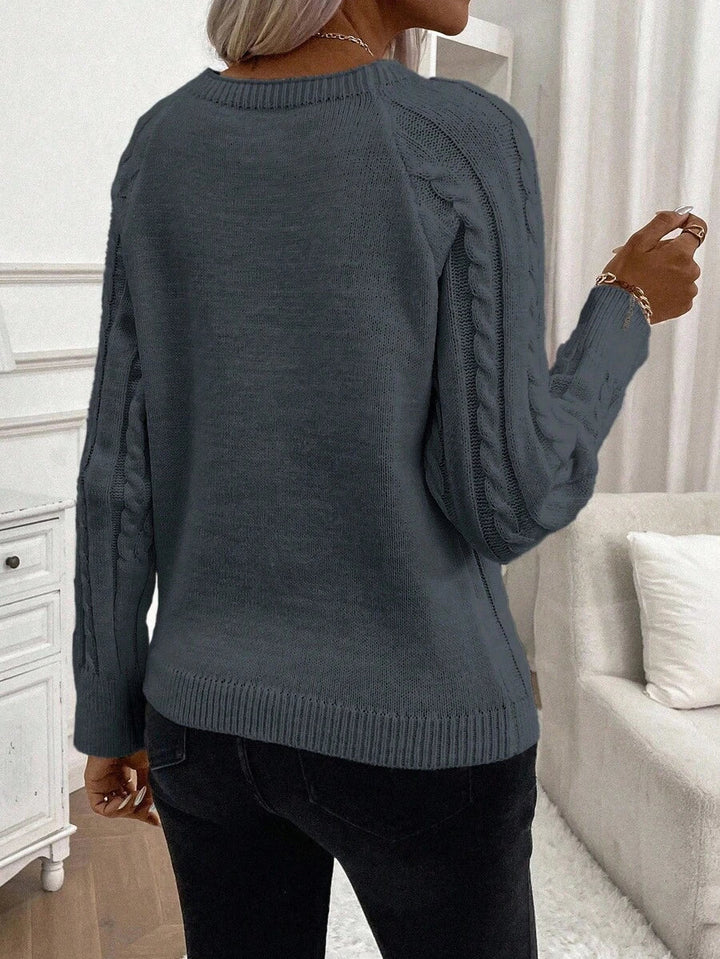 Éabha - Stylish Twisted Jumper