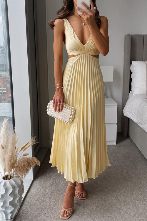 Íde - Sleeveless Midi Dress with Elegant Design
