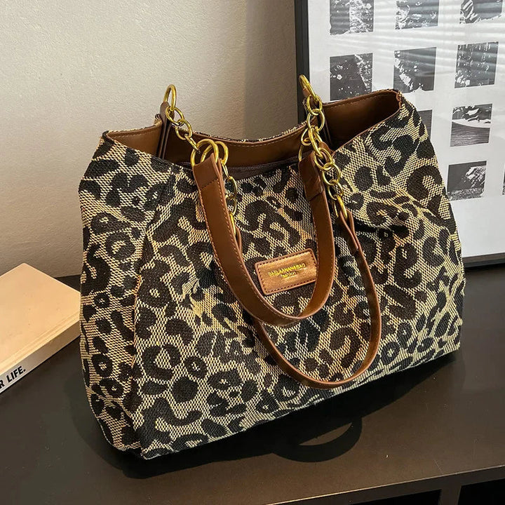 Éabha - Stylish Leopard Print Tote
