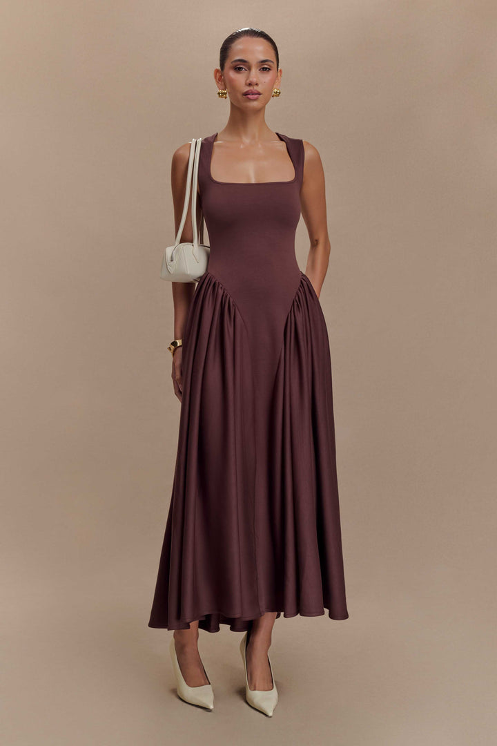 Ciara - Chic Midi Dress