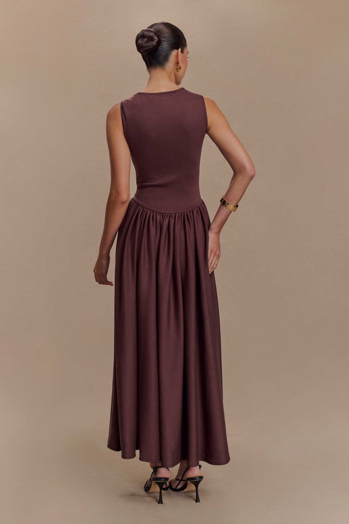 Ciara - Chic Midi Dress