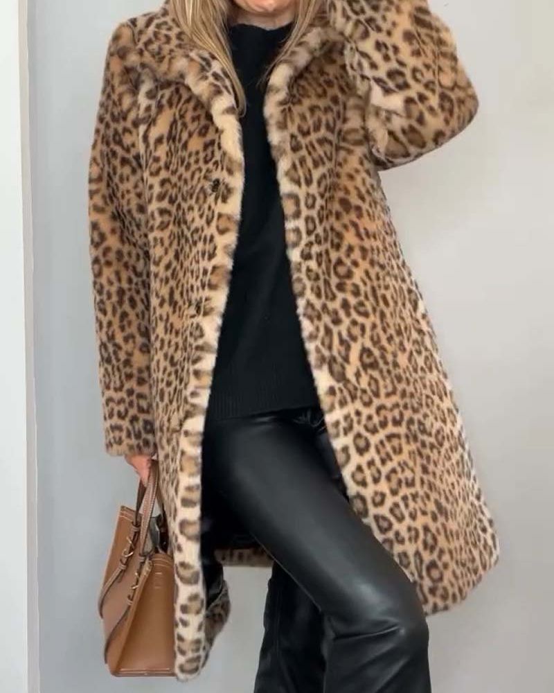 Clara - Chic Leopard Print Coat