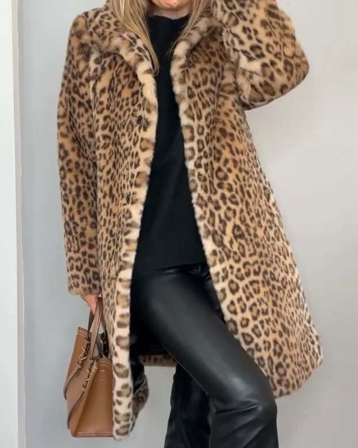 Clara - Chic Leopard Print Coat