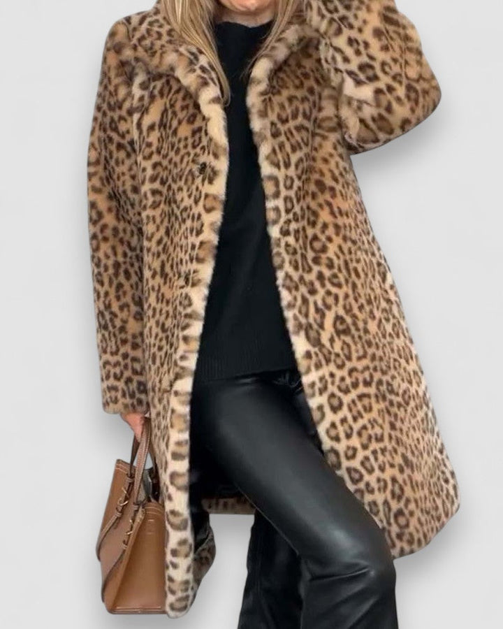 Clara - Chic Leopard Print Coat