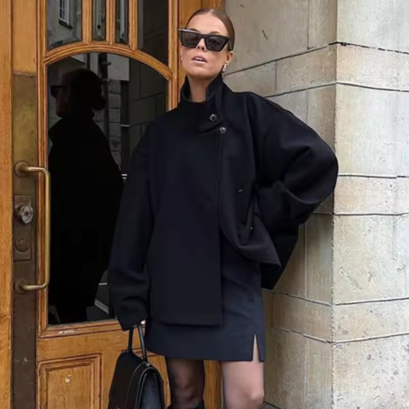 Bláthnaid - Chic Short Coat