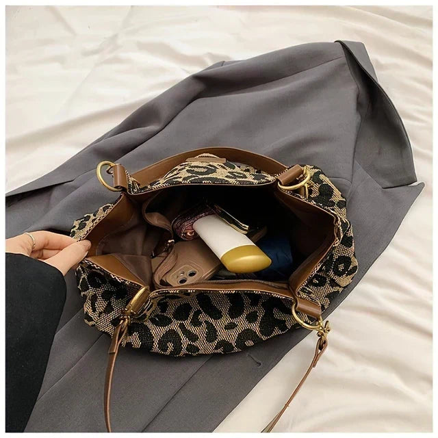 Éabha - Stylish Leopard Print Tote