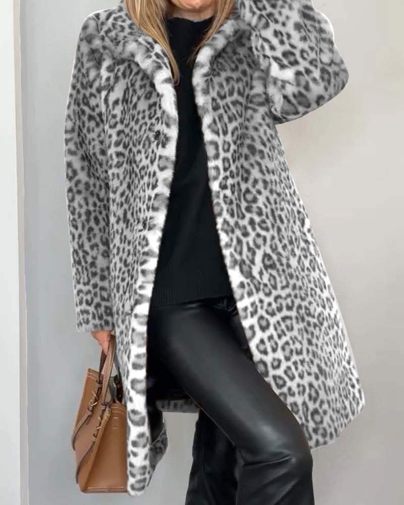 Clara - Chic Leopard Print Coat