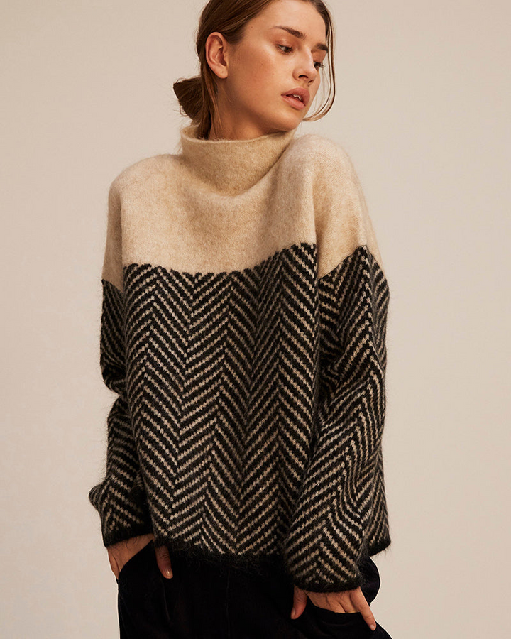 Caitlín | Stand-Up Collar Jumper