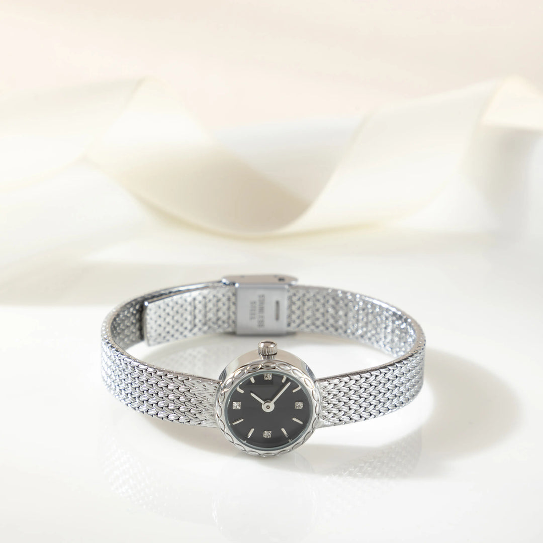 Sadhbh - Sophisticated Gold Timepiece
