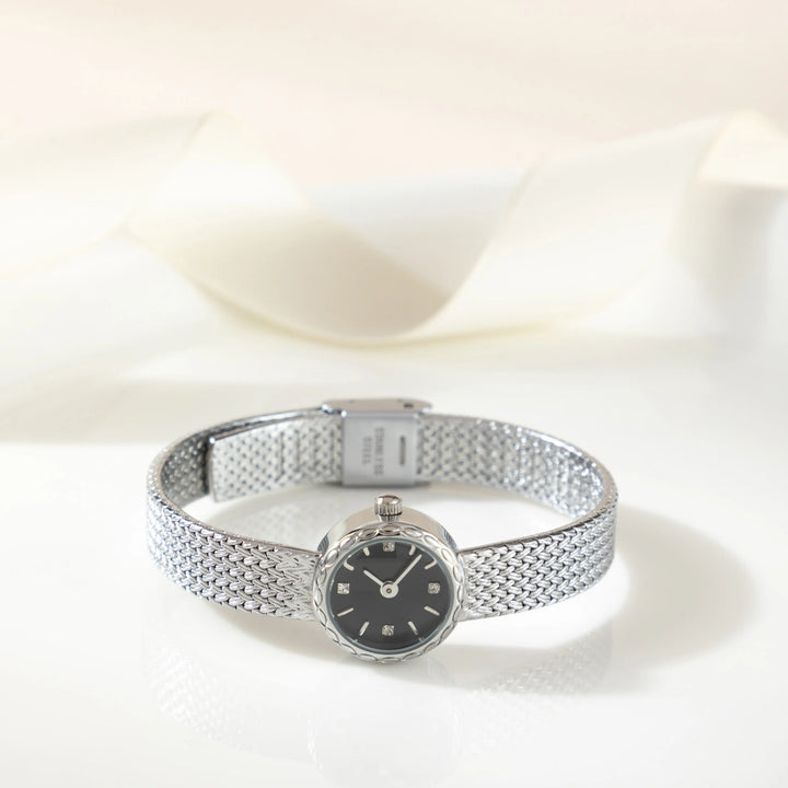 Sadhbh - Sophisticated Gold Timepiece