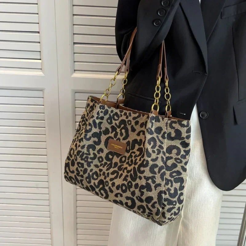 Éabha - Stylish Leopard Print Tote
