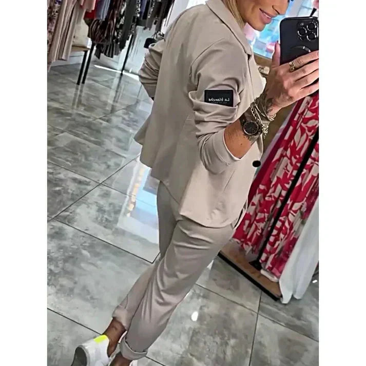 Róisín - Sophisticated Chic Ensemble