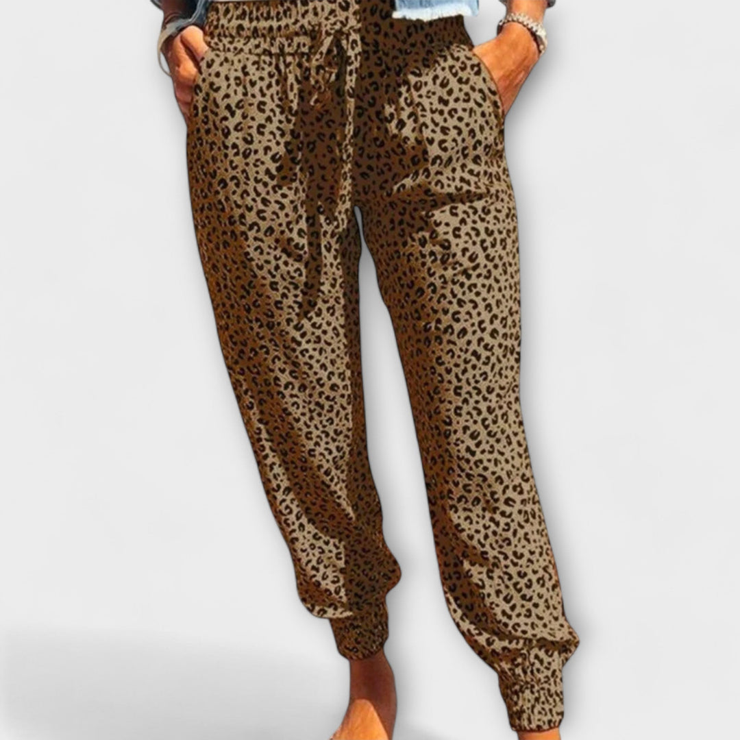 Gráinne - Relaxed Fit Leopard Print Trousers