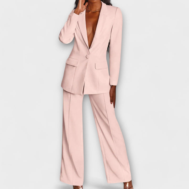 Ciara - Elegant Structured Ensemble