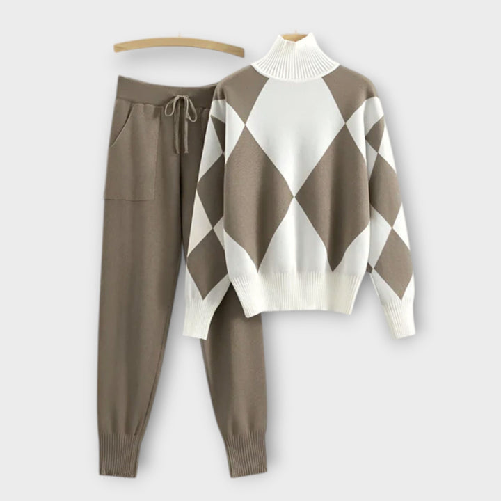 Aoibhfhinn - Sophisticated Chic Ensemble
