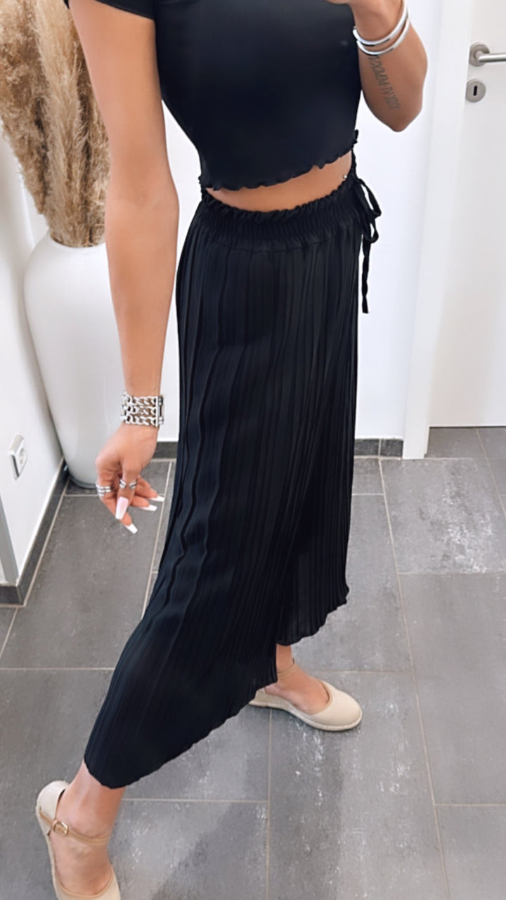 Ciara - Chic Pleated Trousers