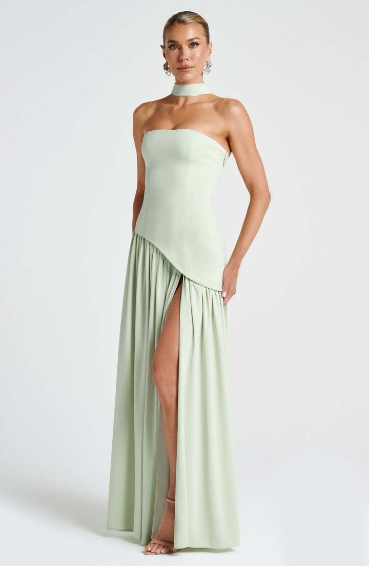 Iseult - Elegant Maxi Dress