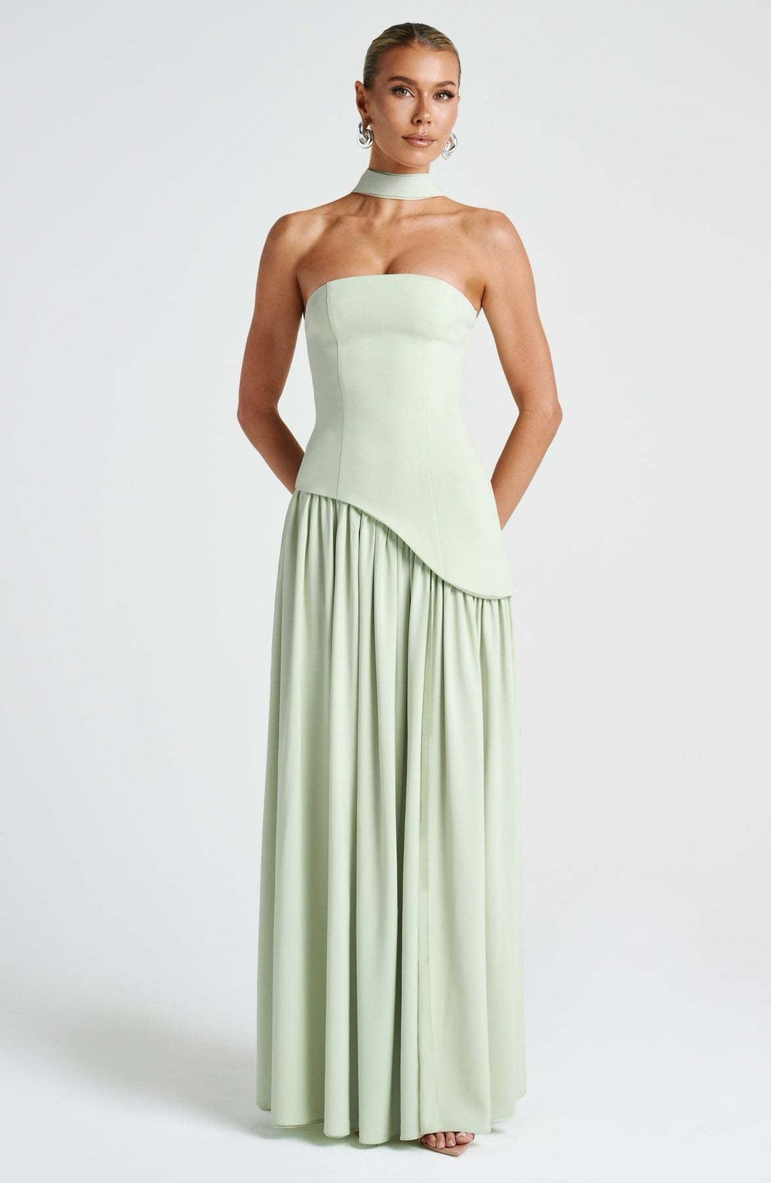 Iseult - Elegant Maxi Dress