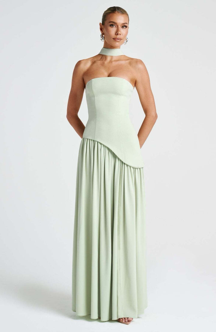 Iseult - Elegant Maxi Dress