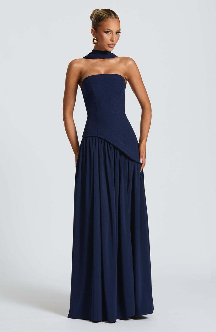 Iseult - Elegant Maxi Dress