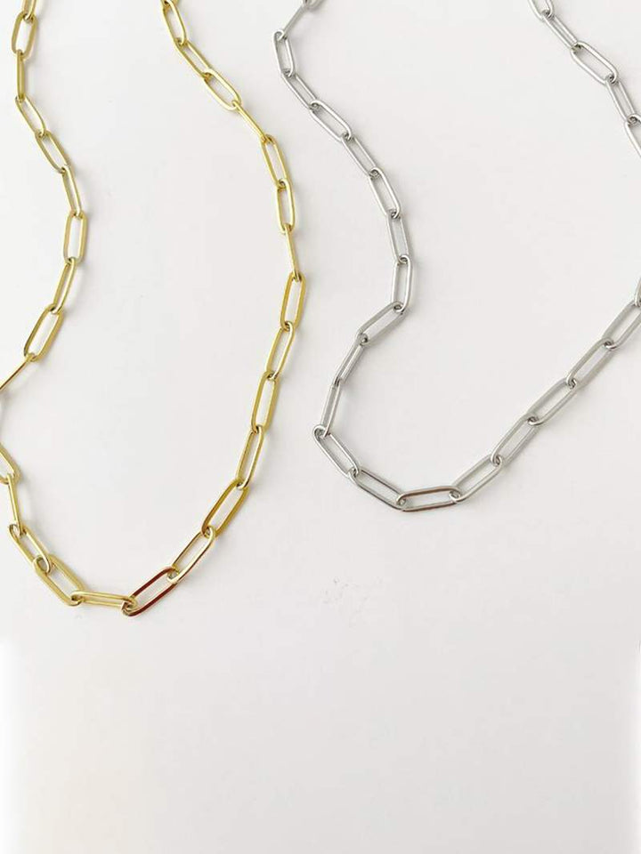 Sinéad - Elegant Gold Knot Necklace