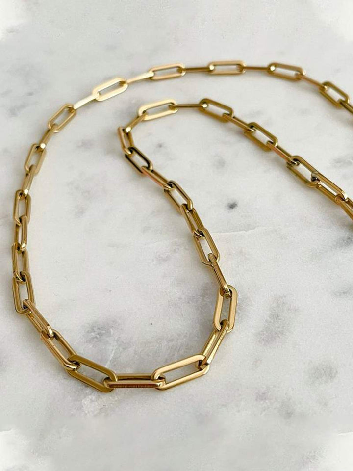 Sinéad - Elegant Gold Knot Necklace