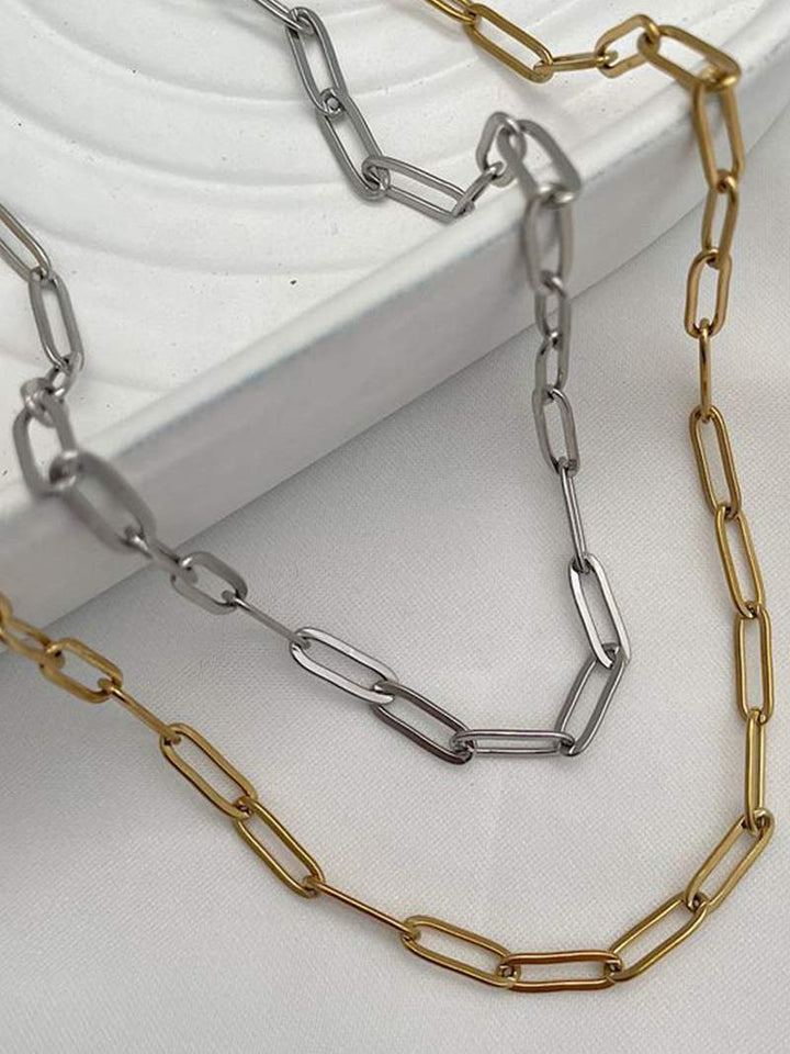 Sinéad - Elegant Gold Knot Necklace