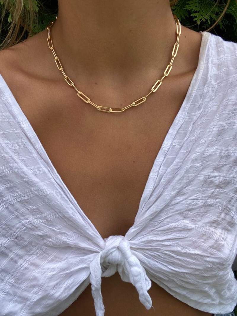 Sinéad - Elegant Gold Knot Necklace