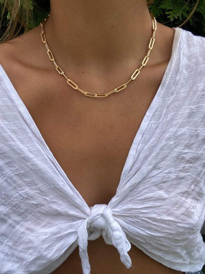 Sinéad - Elegant Gold Knot Necklace