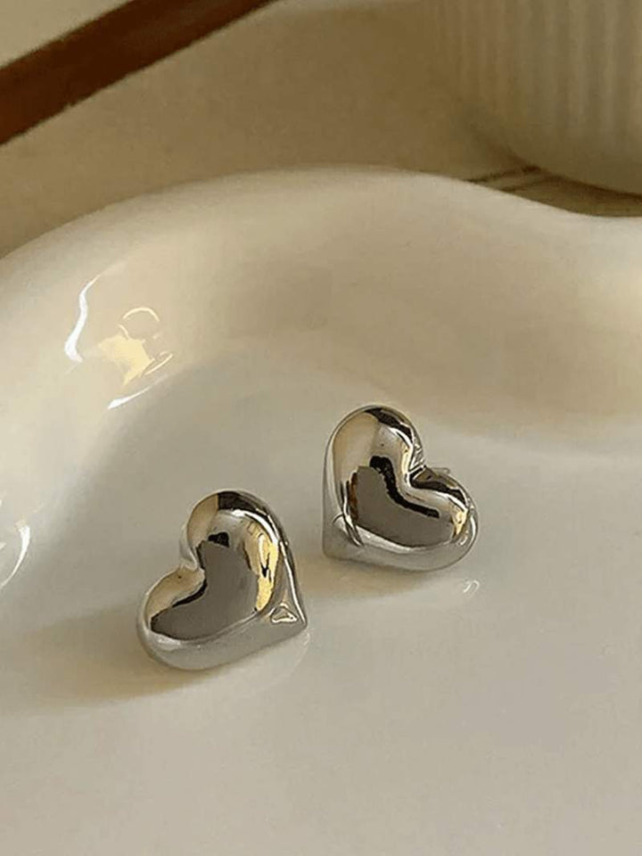 Gráinne - Bold Heart-Shaped Hoop Earrings