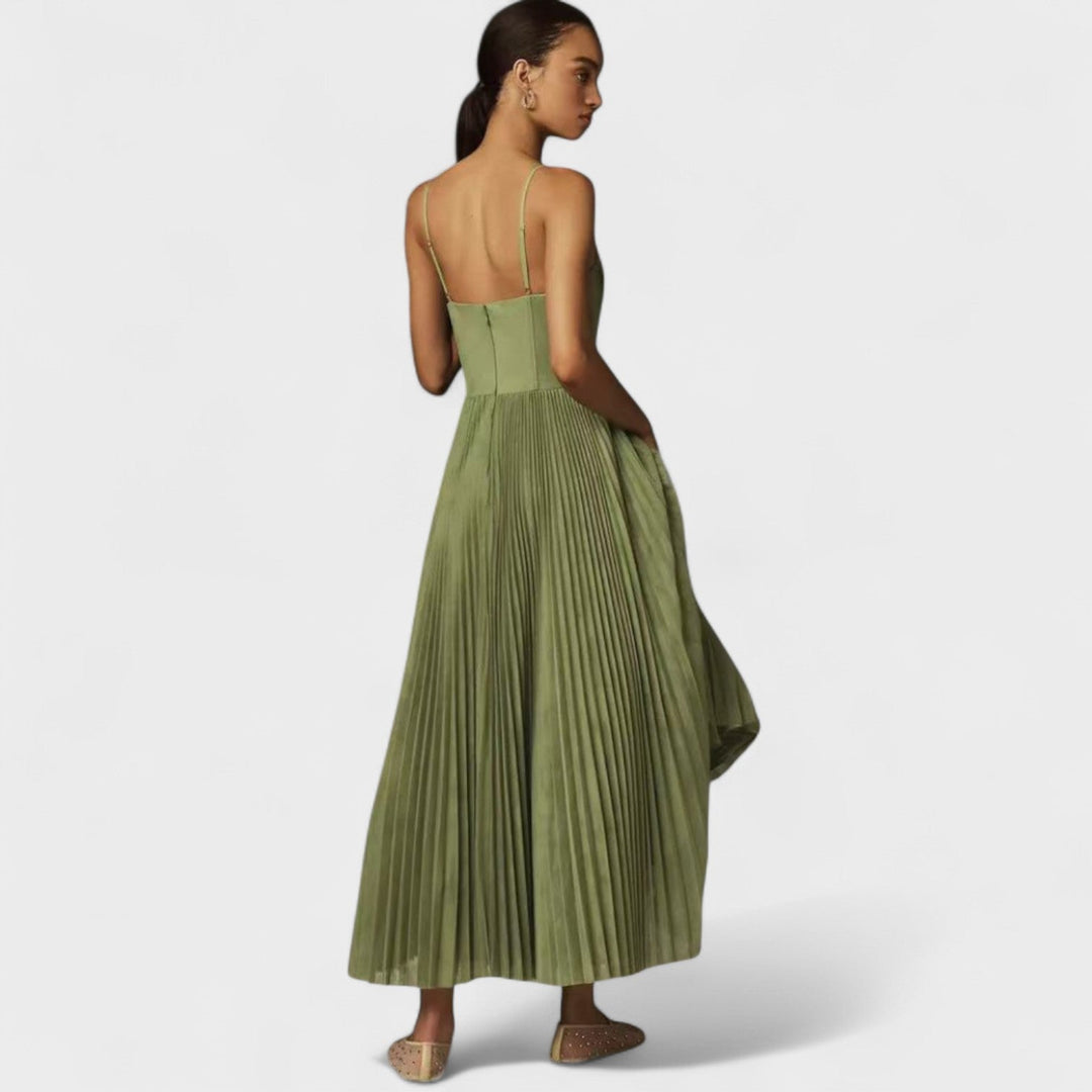 Íde - Elegant Pleated Maxi Dress