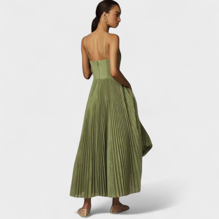 Íde - Elegant Pleated Maxi Dress