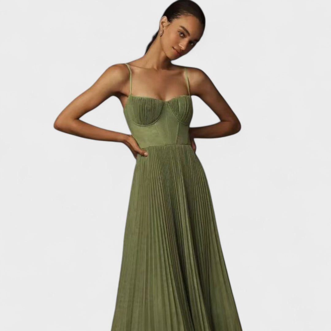 Íde - Elegant Pleated Maxi Dress