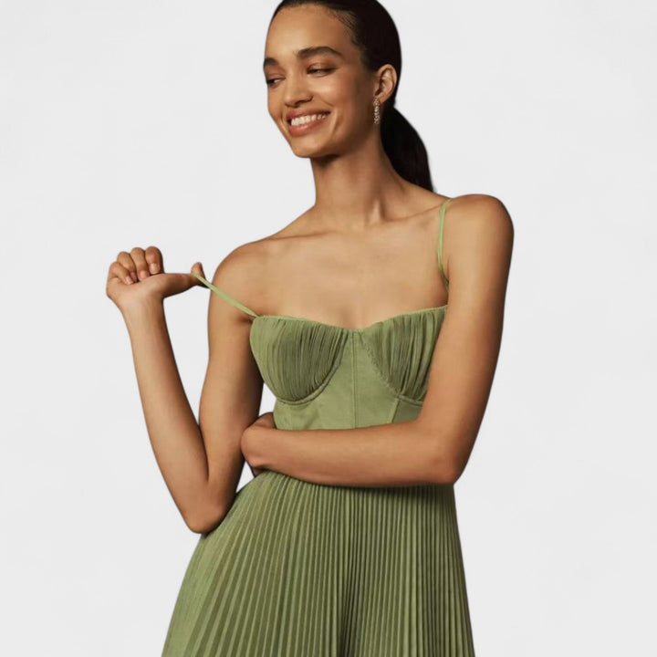 Íde - Elegant Pleated Maxi Dress