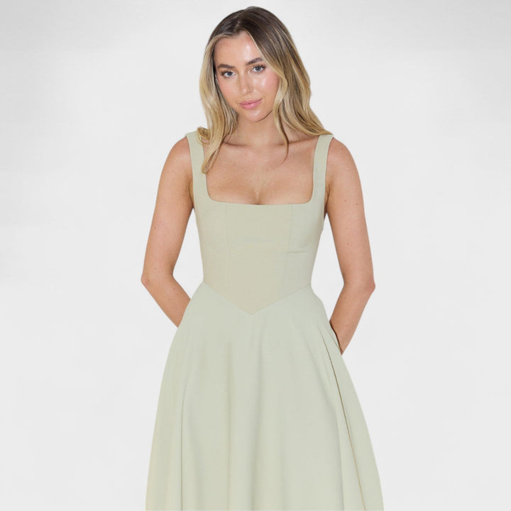 Doireann - Chic Midi Dress