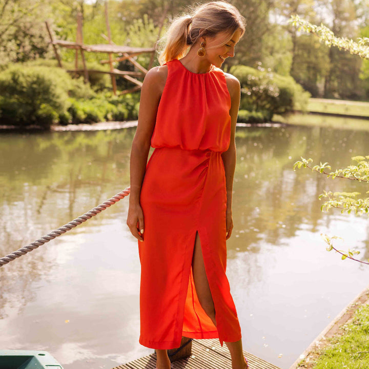 Nuala - Chic Midi Dress