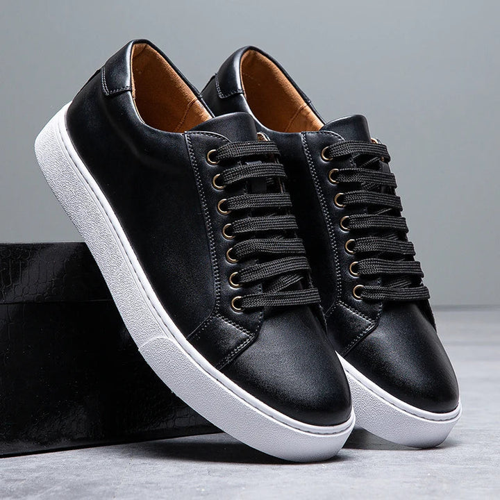 Seán - Chic Sneakers