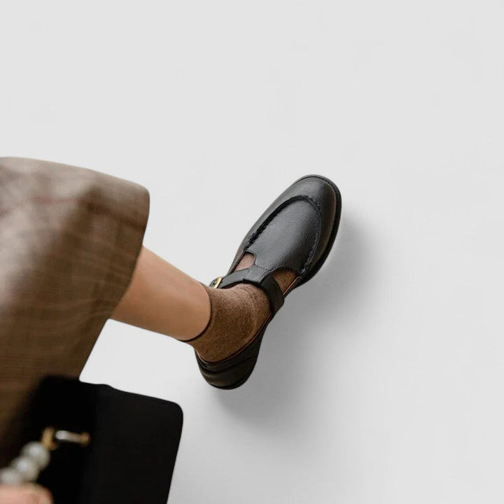 Éilis - Classic Mary Jane Footwear