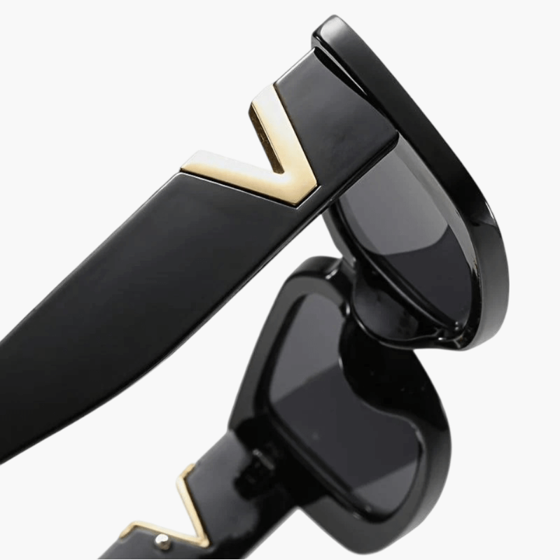 Nuala - Oval Gold-Toned Glasses