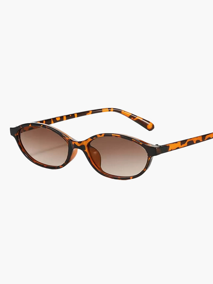 Clodagh - Retro Oval Eyeglasses