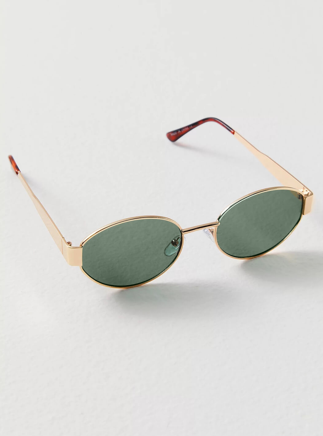 Sinéad - Timeless Vintage Eyewear