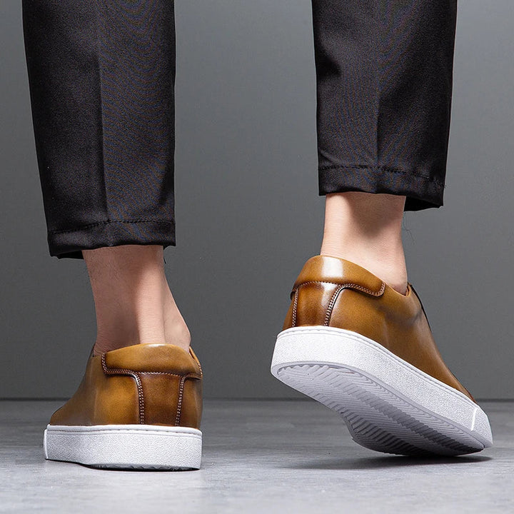Seán - Chic Sneakers