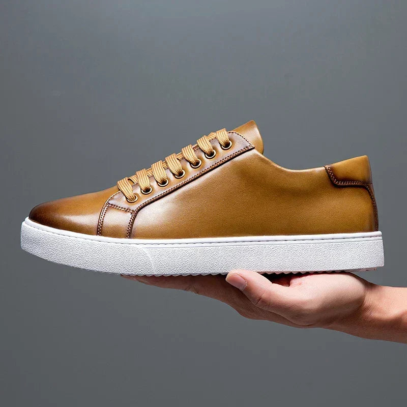 Seán - Chic Sneakers