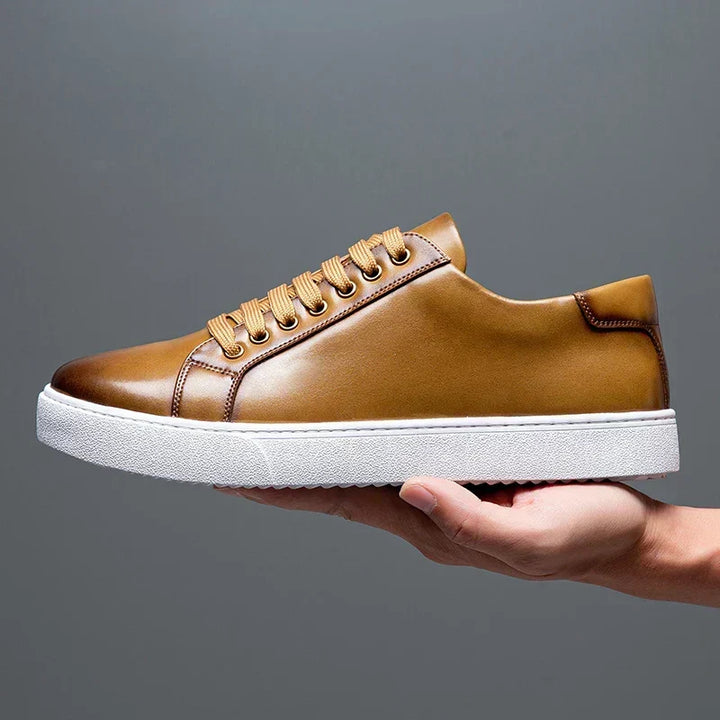 Seán - Chic Sneakers