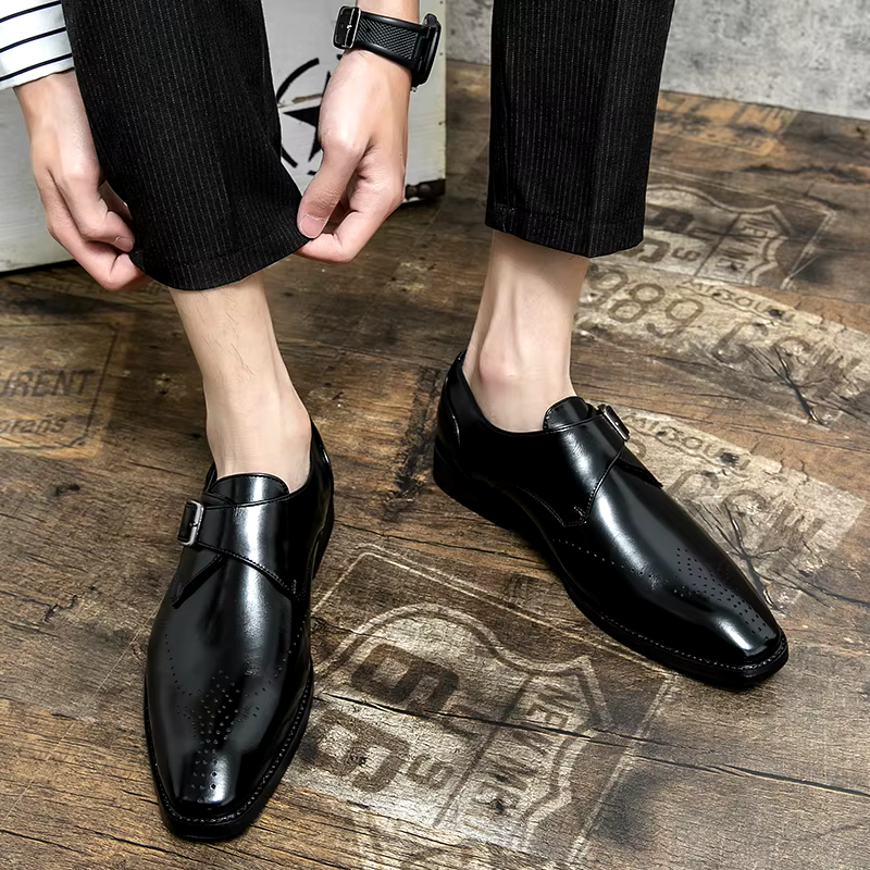 Darragh - Shoes with Buckle Detail