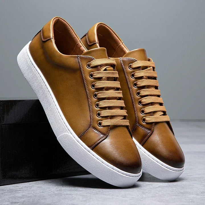 Seán - Chic Sneakers