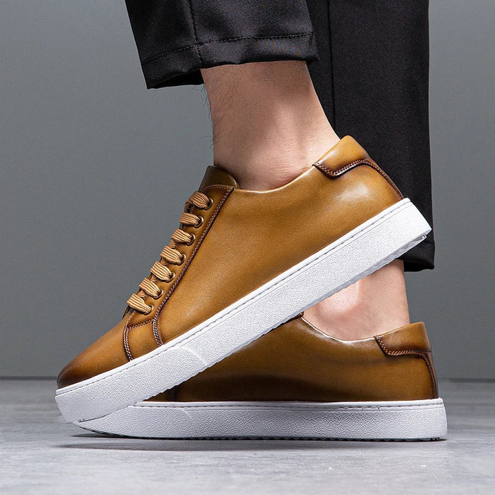 Seán - Chic Sneakers
